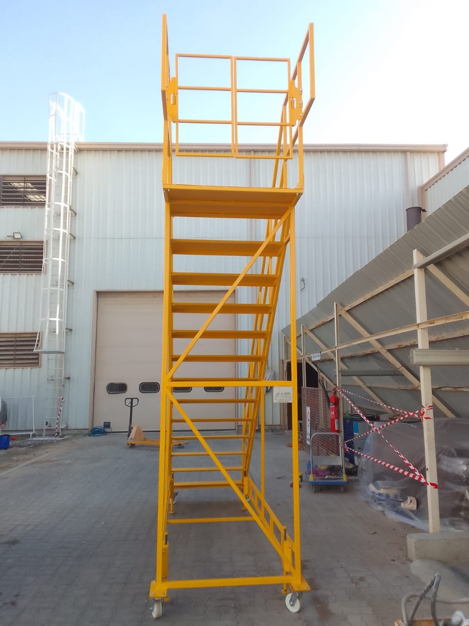 Steel maintenance platform ladder